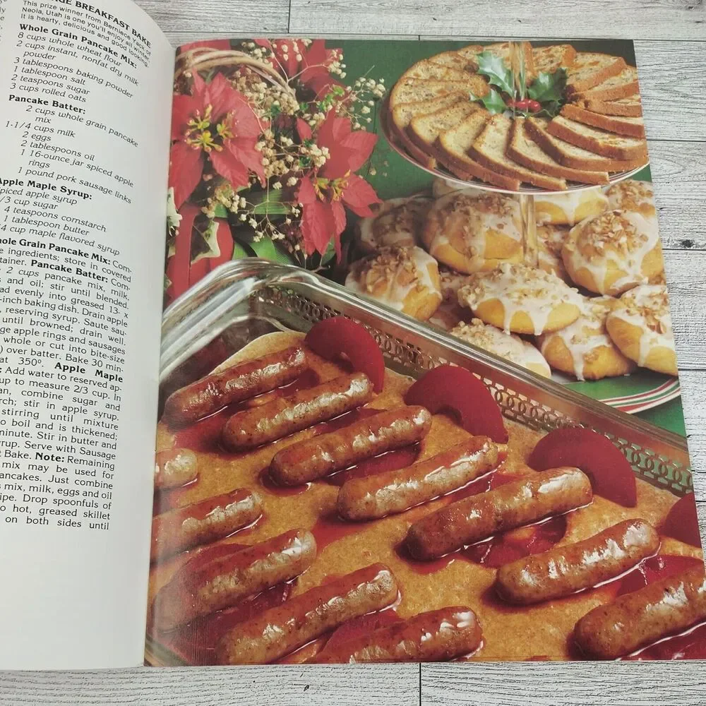 Country Christmas Entertaining - Recipes +Table Creations Craft Book - Vtg 1980s